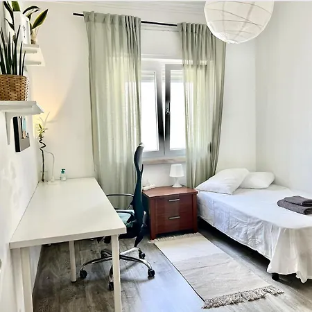 1 E 2 Pessoas-lisboa-alcantara Lisbon